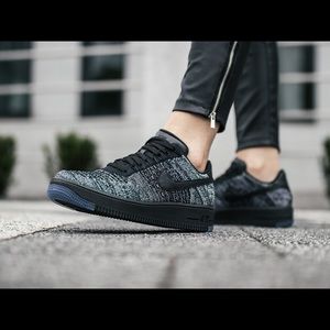 Nike Womens Air Force 1 Flyknit Low Black Size 8